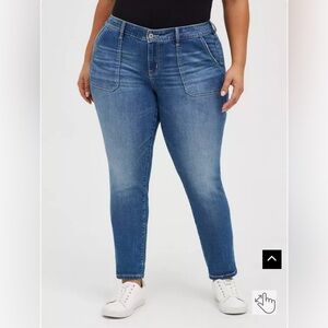Torrid Womens 24R‎ Vintage Stretch Medium Wash Boyfriend Straight Jeans